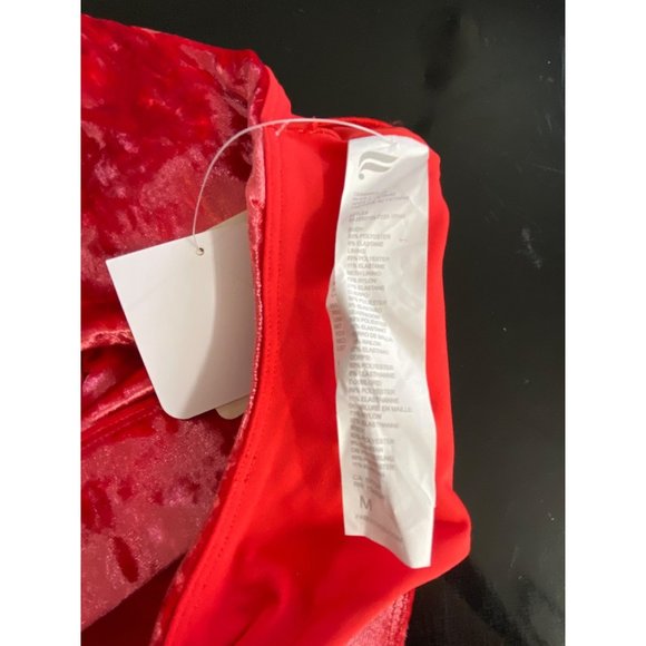 Fabletics Crushed Velvet Velour Red Twist Women's Size M‎ Sports Bra - Picture 7 of 8